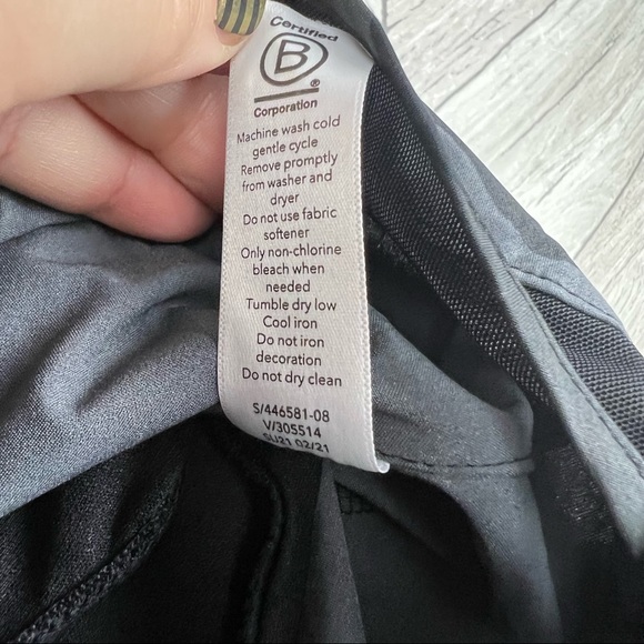 NWT Athleta printed mesh racer run short 4” camo size small - Picture 11 of 12